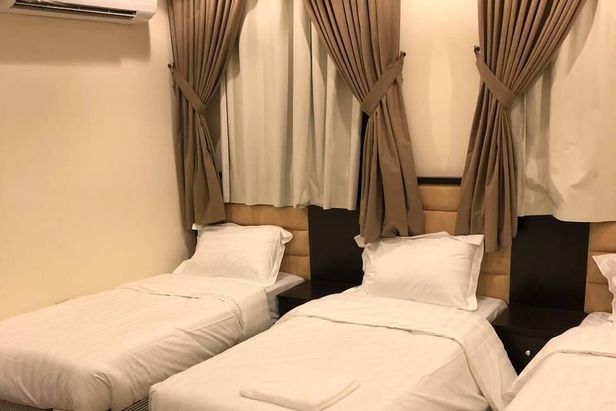 Premium-Dreibettzimmer | Zimmersafe, individuell dekoriert, individuell eingerichtet