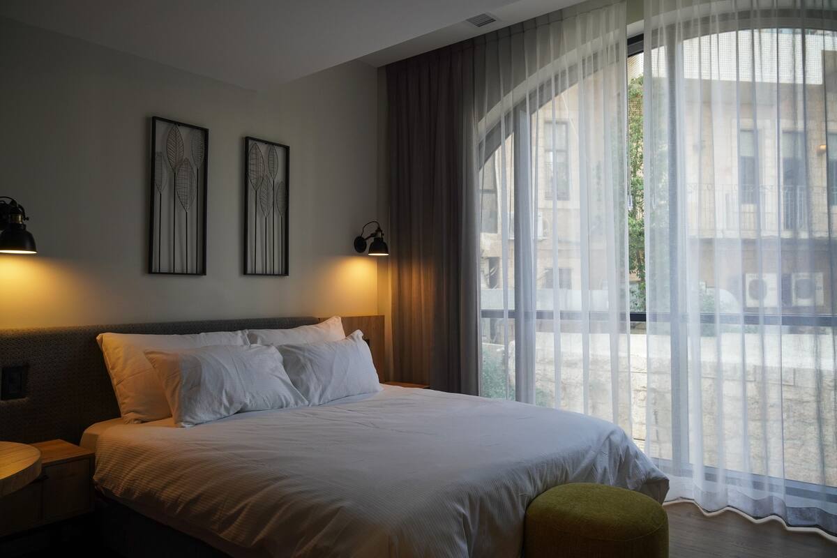 Economy Double Room | Desk, iron/ironing board (on request), cribs (surcharge), WiFi (free)
