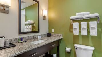 Bathtub, towels