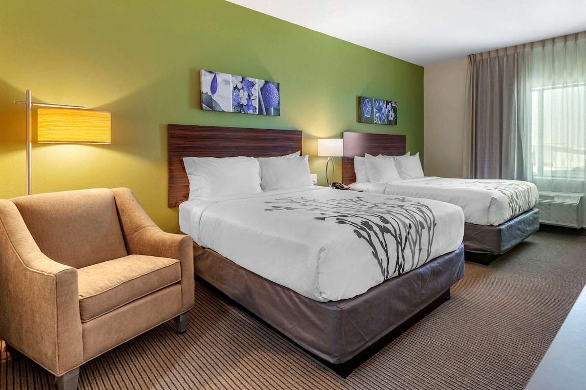 Suite, 2 Queen Beds, Non Smoking