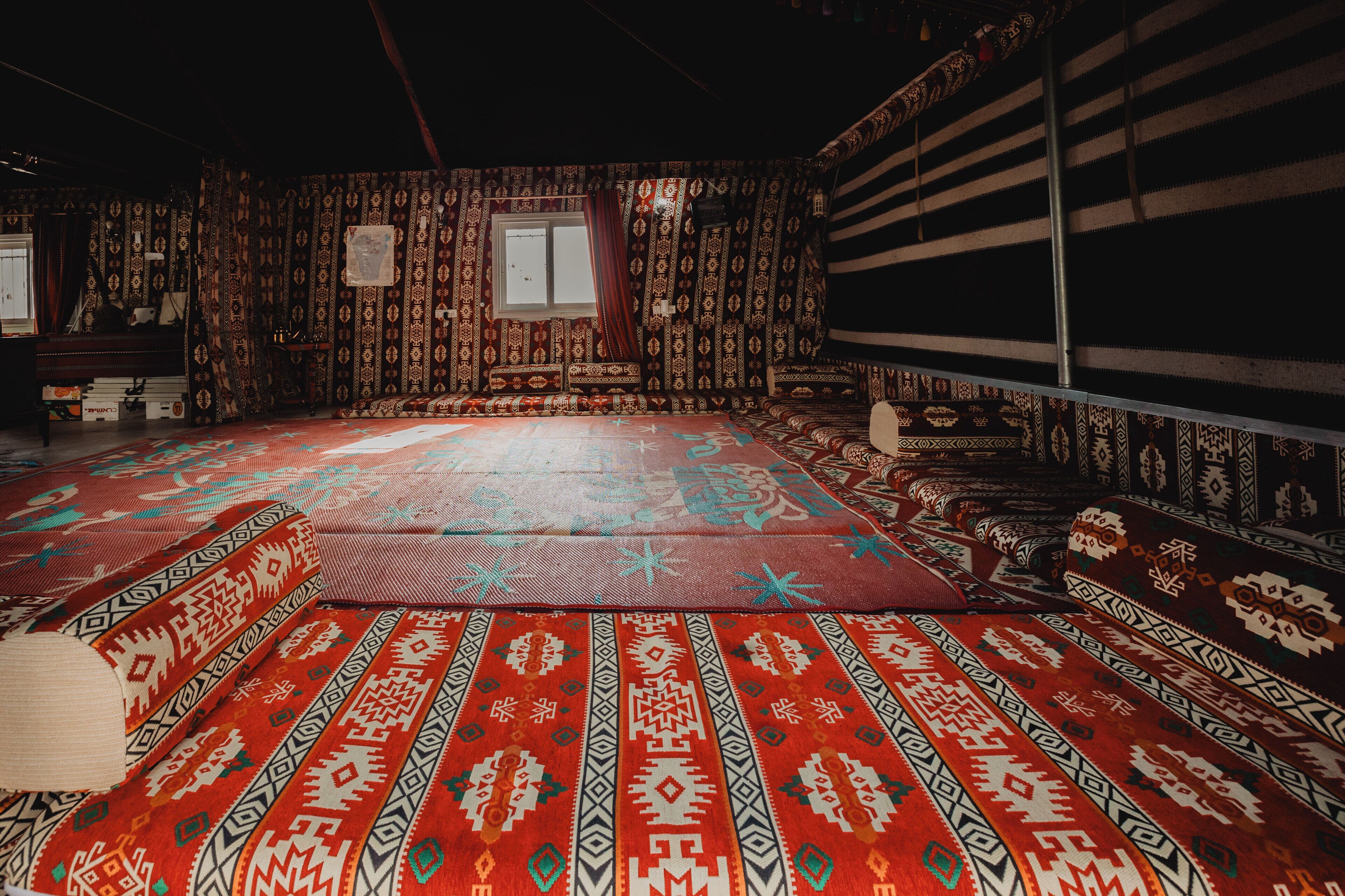 Tradisjonelt telt | Individuelt dekorert, skrivebord og wi-fi (inkludert)