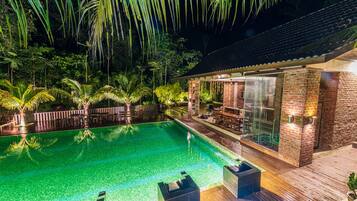 Piscina a l'aire lliure