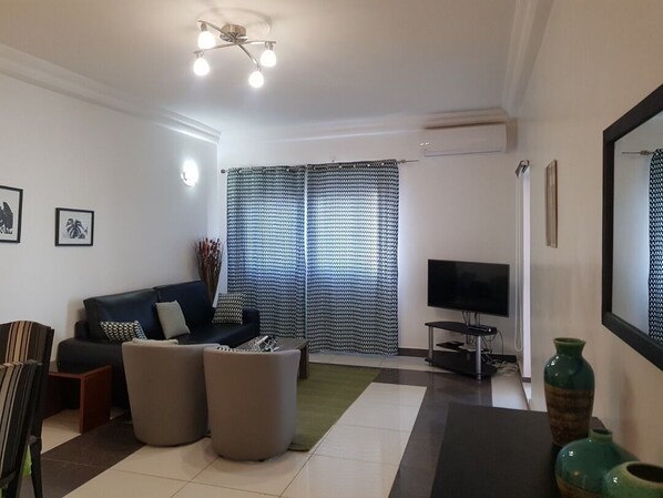 Apartemen, 3 kamar tidur | Area keluarga | TV layar datar