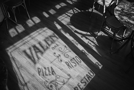 Restaurante. Valentinos Restaurant With Rooms