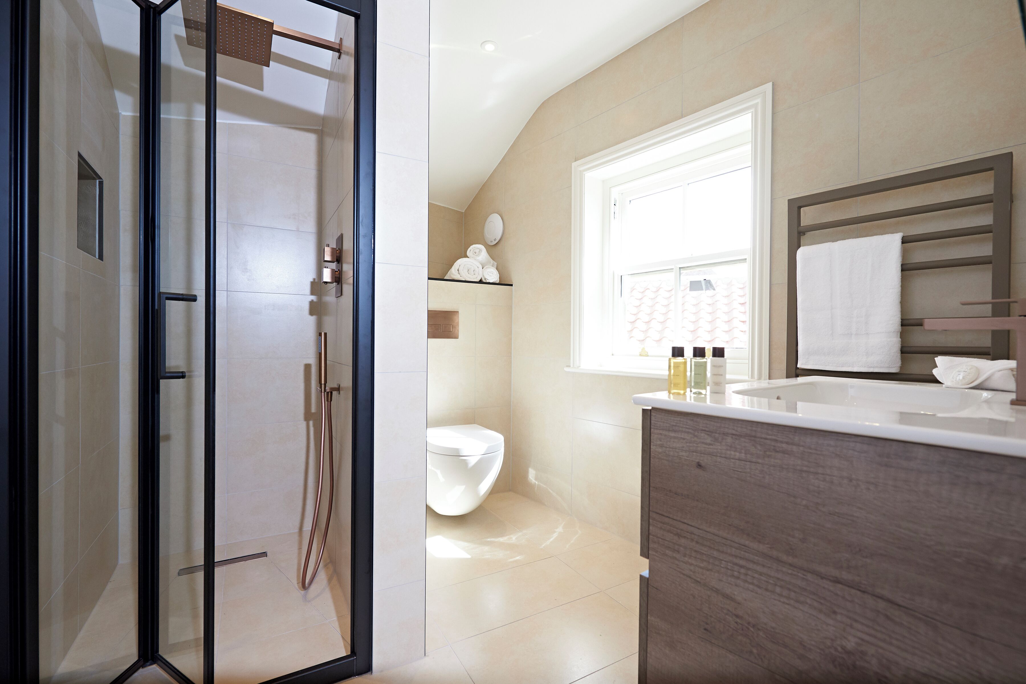 Deluxe Suite, Ensuite (King size and sofa bed) | Bathroom