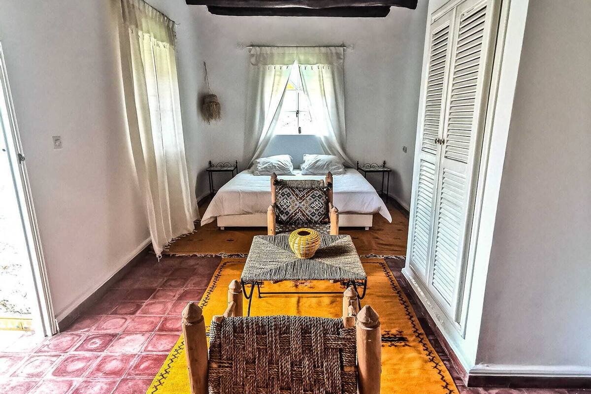 Bungalow (Cactus) | Wifi gratis, decoración personalizada y muebles diferentes 