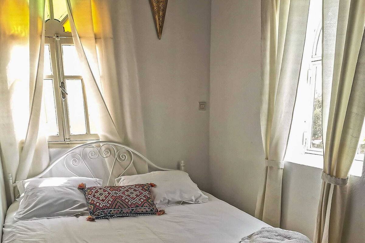Habitación estándar (La Vermillon) | Wifi gratis, decoración personalizada y muebles diferentes 