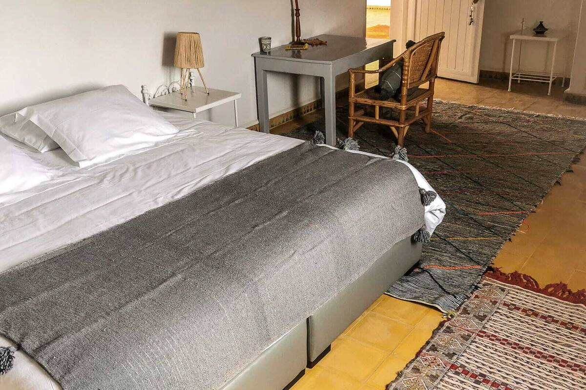 Suite (La Grise) | Wifi gratis, decoración personalizada y muebles diferentes 