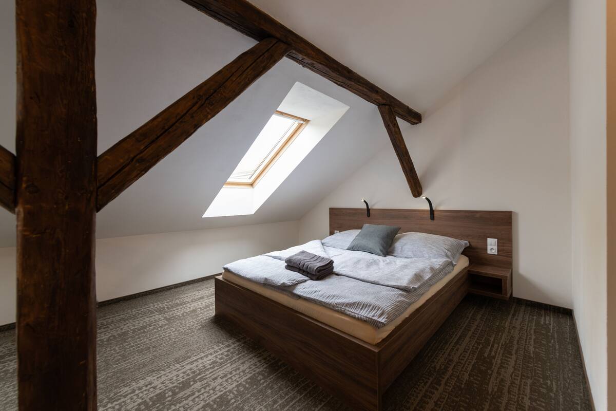 Comfort Double Room (8) | Hypo-allergenic bedding available, memory foam beds, WiFi (free)