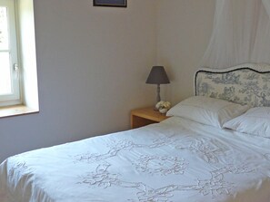 3 habitaciones, tabla de planchar con plancha y wifi gratis 