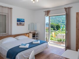 Monolocale (Studio with Balcony Sea View) | Wi-Fi gratuito, lenzuola
