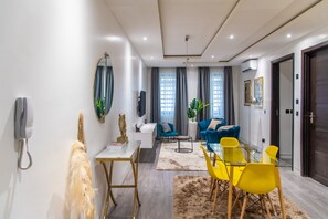 Executive appartement, 1 slaapkamer, toegang tot zwembad | Kamervoorziening