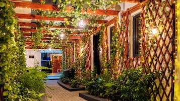 Studio Klasik, 1 kamar tidur, akses ke kolam renang, pemandangan kebun | Pemandangan taman