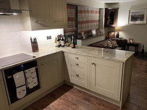 Kühlschrank, Ofen, Herdplatte, Geschirrspüler