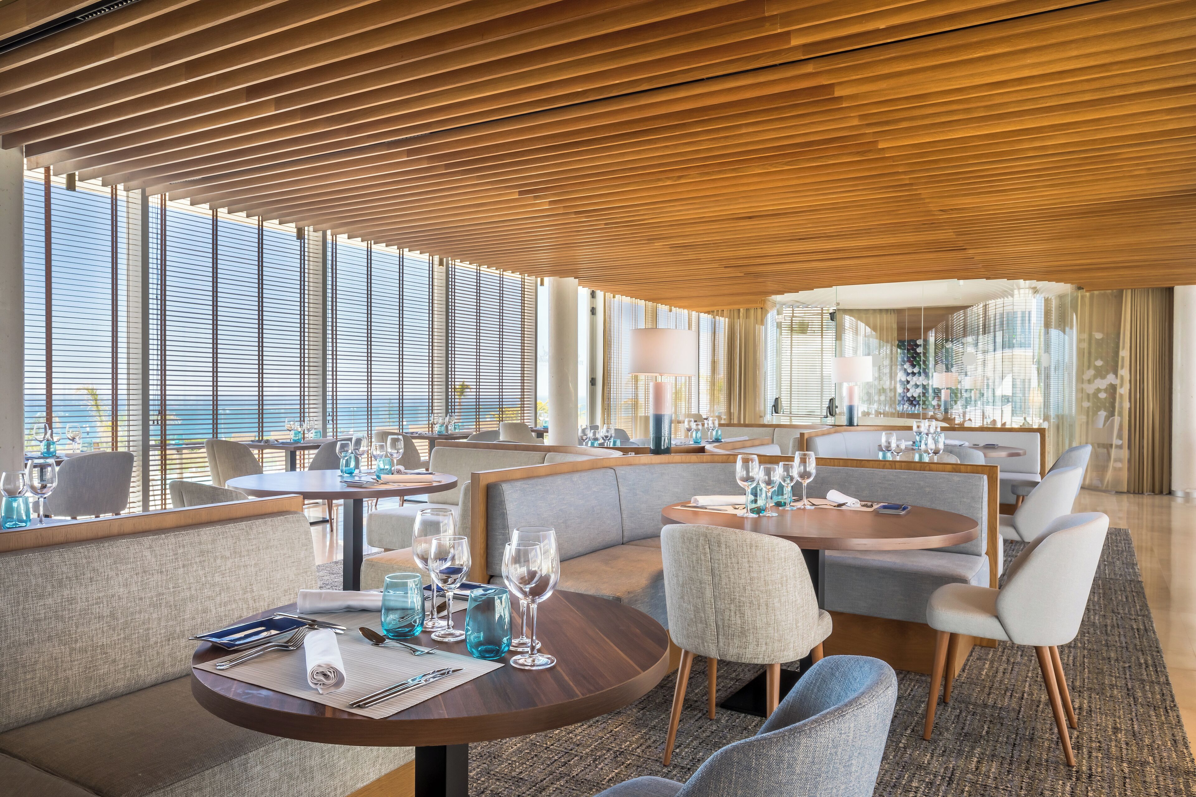 Se sirven desayunos, almuerzos y cenas (con vistas al jardín) 