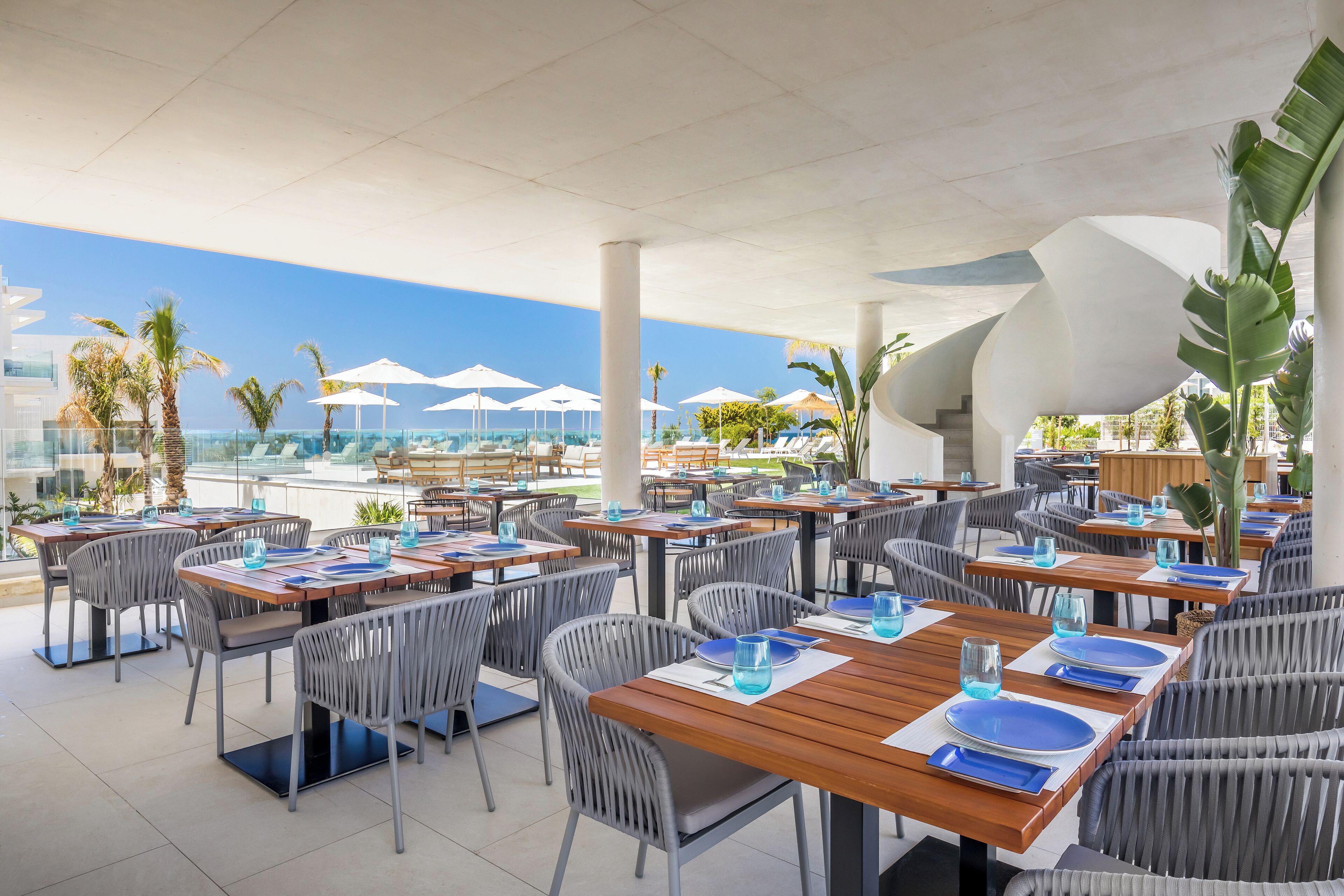 Breakfast, lunch served; local and international cuisine, garden views 