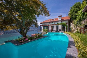 Outdoor pool - Villa Acero (Moltrasio)