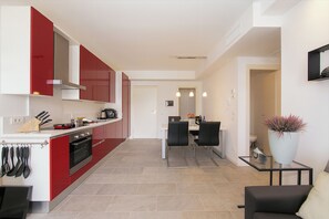 Appartement Familial, plusieurs chambres, côté montagne (Casa Laura Apt. 3) | Cuisine privée | Four, plaque de cuisson, lave-vaisselle, cafetière/bouilloire