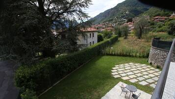 Tempat makan outdoor