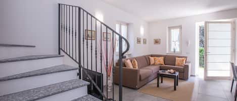 Maison Familiale, plusieurs chambres, 2 salles de bains (Lenno Dolcelago) | Intérieur