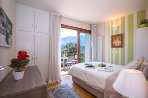 Family Apartment, Multiple Bedrooms, 2 Bathrooms, Mountainside (Bellavista Mezzegra) - Bellavista Mezzegra (Tremezzina)