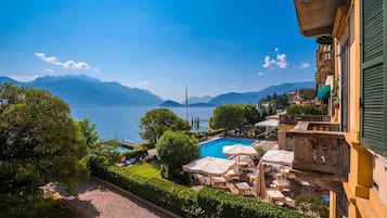 المنطقة المحيطة بالمنشأة