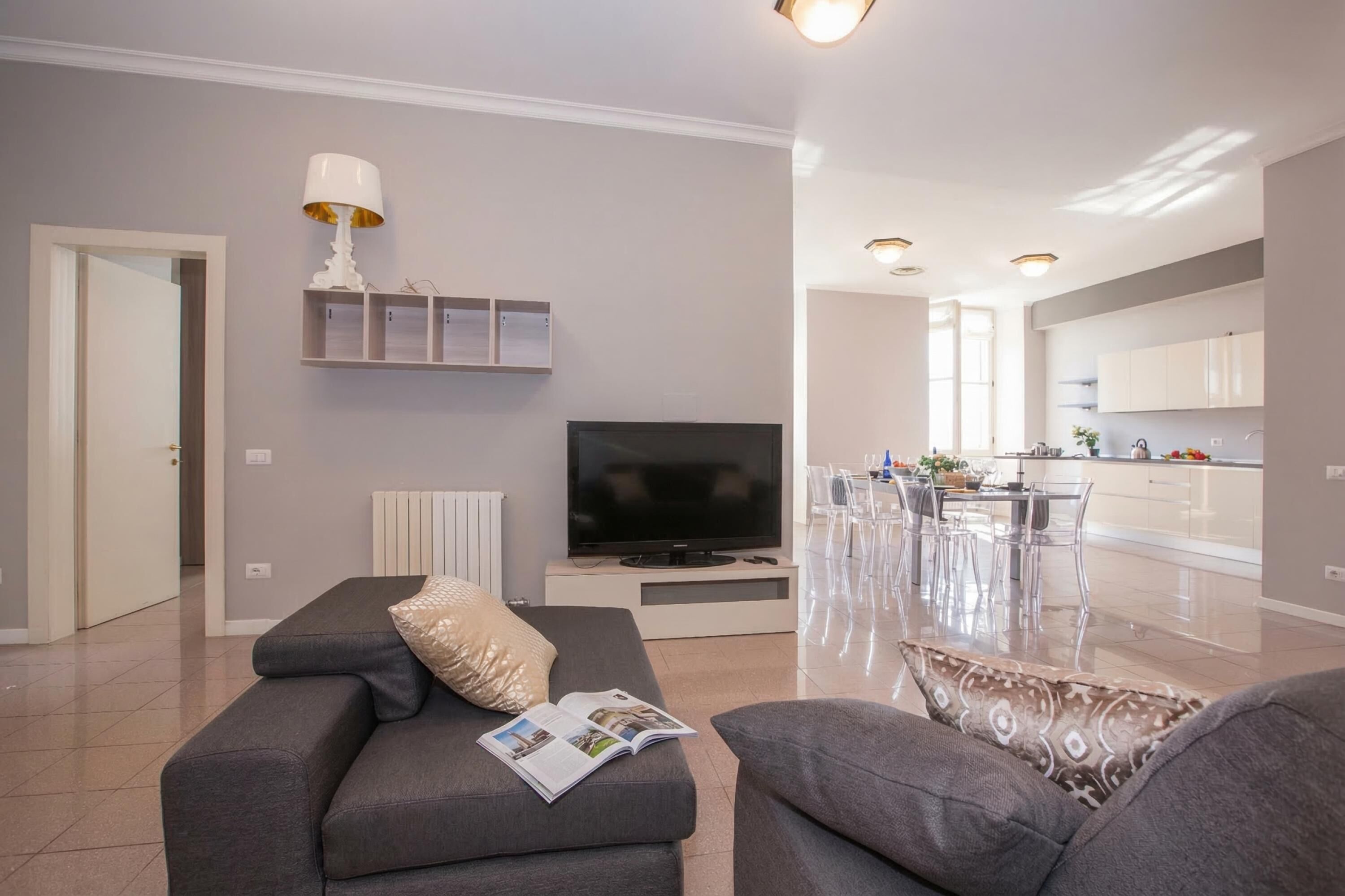Familieleilighet, 3 soverom, balkong, ved innsjø (Casa Daniele) | Oppholdsområde