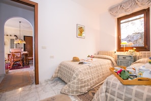 Family Apartment, 2 Bedrooms, Mountainside (Veranda di Menaggio) | 2 bedrooms, iron/ironing board, WiFi, bed sheets