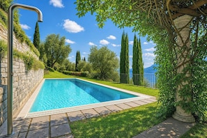 Family Villa, 6 Bedrooms, Refrigerator & Microwave, Mountainside (Villa San Michele) | Pool | Seasonal outdoor pool, pool loungers - Villa San Michele (Griante)