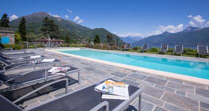 Penthouse-LakeView-AC-PrivateGarden