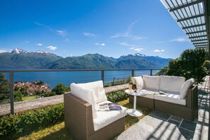 Appartamento familiare, camere multiple, lato montagna (Penthouse-LakeView-AC-PrivateGarden) | Terrazza panoramica