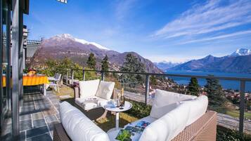 Family Apartment, 2 Bedrooms, Mountainside (Sant' Andrea Giardino) | Tempat makan luar