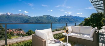 Penthouse-LakeView-AC-PrivateGarden