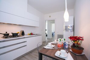 Departamento familiar, varias habitaciones, 2 baños, junto al lago (Menaggio Royale) | Restaurantes
