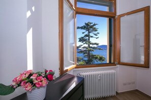 Family Apartment, Multiple Bedrooms, 2 Bathrooms, Lakeside (Villa Evelyn Terrazzo) | Interior