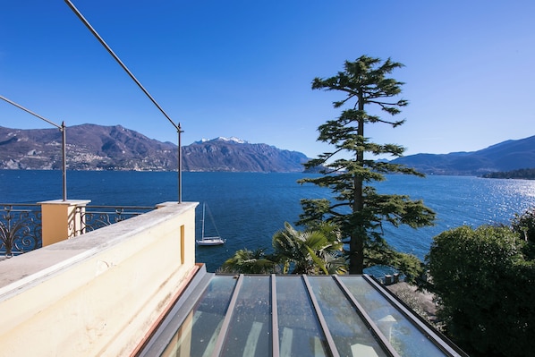 Appartamento familiare, camere multiple, 2 bagni, lato lago (Villa Evelyn Terrazzo) | Parco della struttura