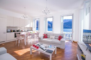 Appartement Familial, plusieurs chambres, en bord de lac (Villa Larius Balcone) | Coin séjour
