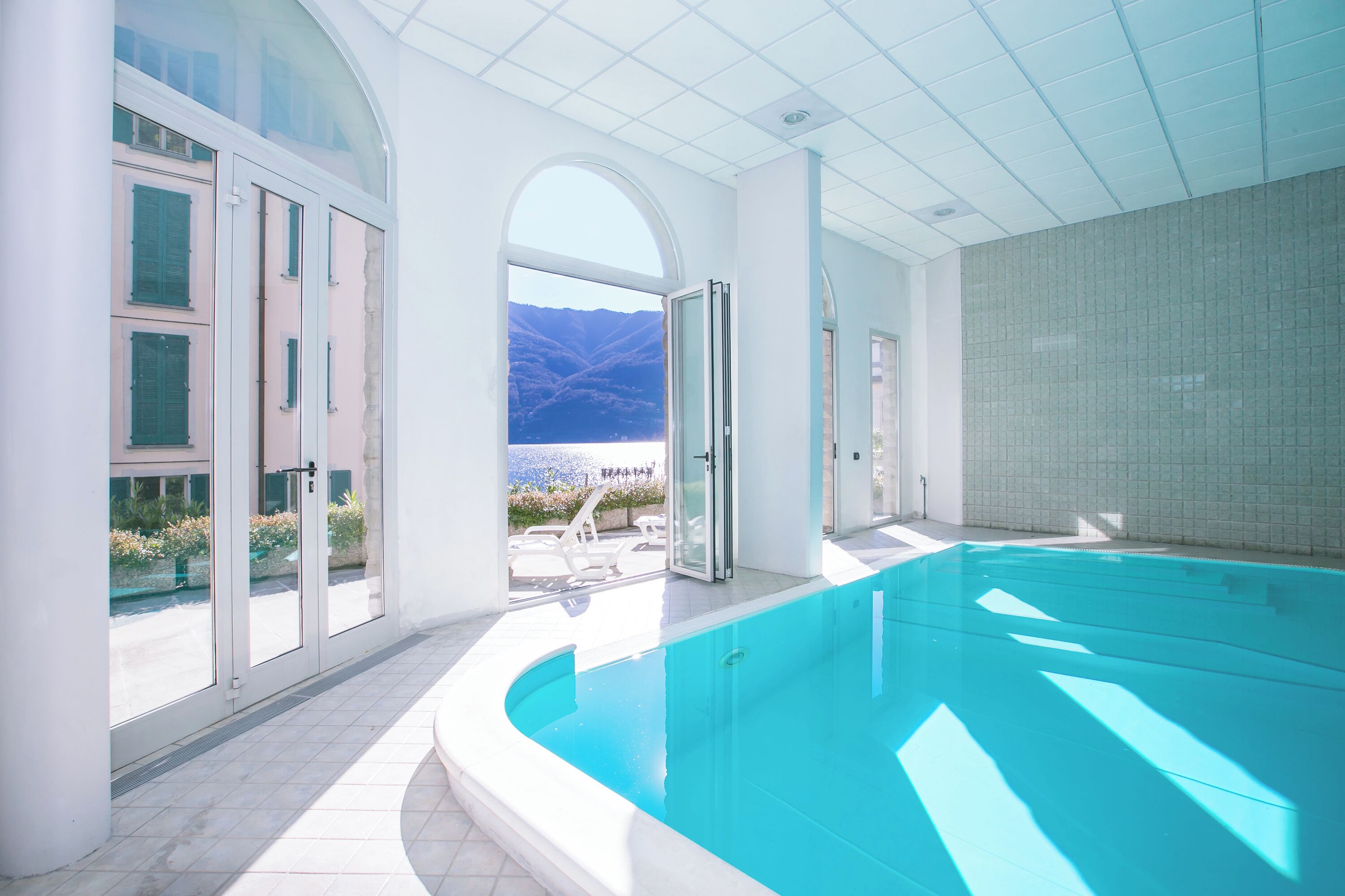Familjelägenhet - 4 sovrum - balkong - vid sjön (Villa Larius Balcone) | Pool | Inomhuspool och en säsongsöppen utomhuspool