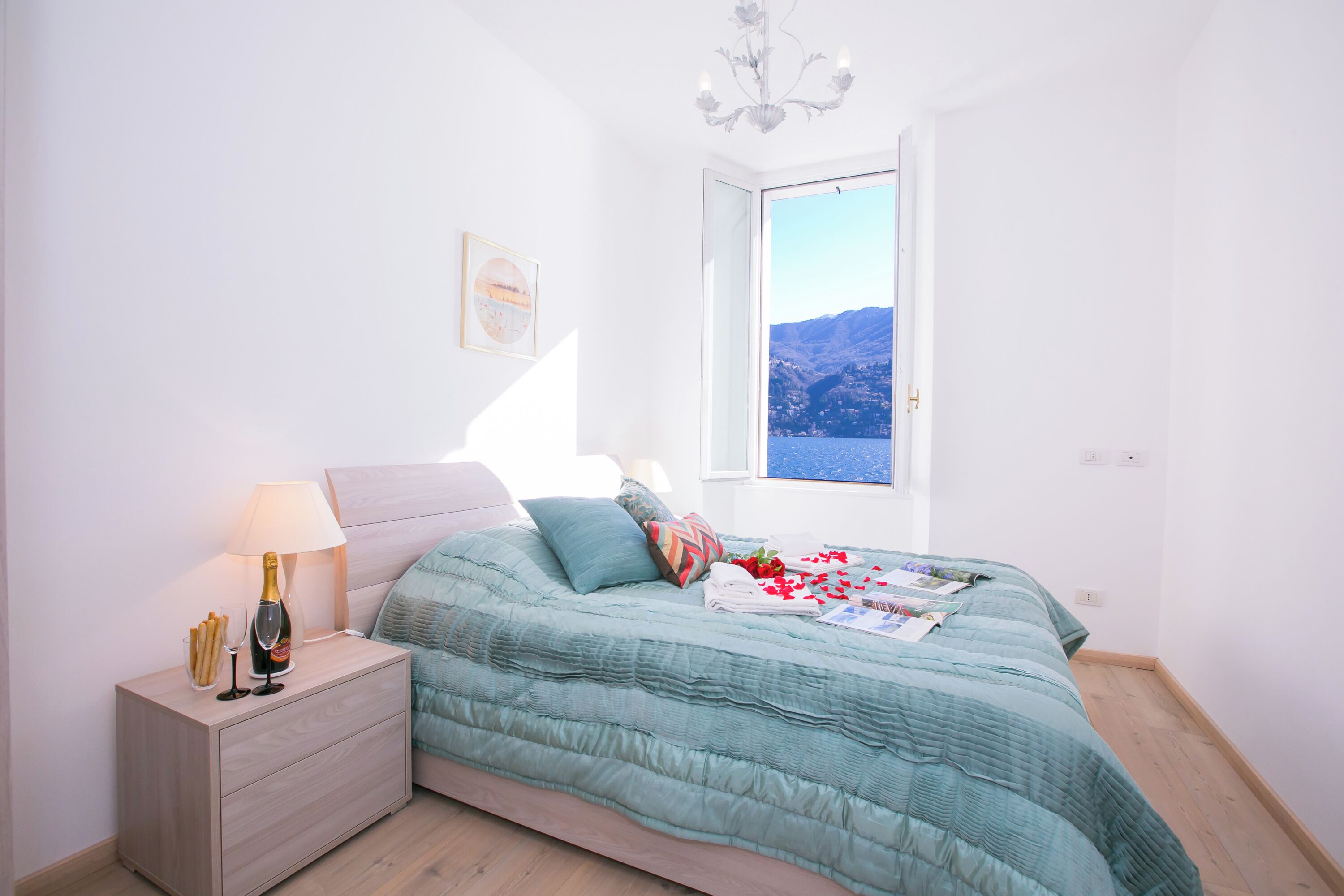 4 bedrooms, individually decorated, individually furnished