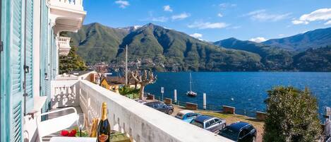 Family Apartment, Multiple Bedrooms, Lakeside (Villa Larius Balcone) | Property grounds