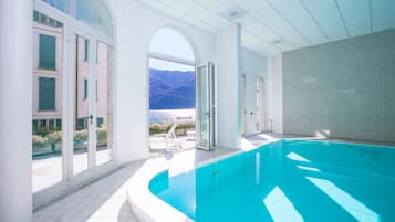 Piscina interna, piscina externa sazonal