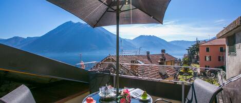 Familien-Stadtwohnung, Mehrere Betten, Kühlschrank und Mikrowelle, zum Garten hin (Villetta Argegno) | Balkon