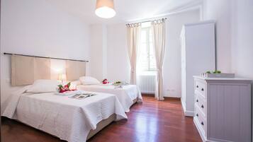 Apartamento familiar, 2 habitaciones (Casa Al Prato Apt. B) | 2 dormitorios, tabla de planchar con plancha, wifi gratis y ropa de cama