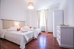 2 habitaciones, tabla de planchar con plancha y wifi gratis 