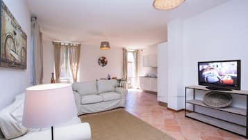 Family Apartment, 2 Bedrooms (Casa Al Prato Apt. G) | Living area