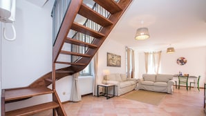 Familieleilighet, 2 soverom, mikrobølgeovn (Casa Al Prato Apt. G) | Innvendig