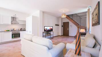 24-inch flat-screen TV with digital channels, TV, heated floors