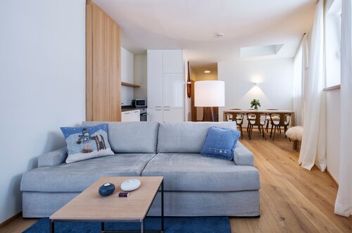 One bedroom apartment right on the slopes