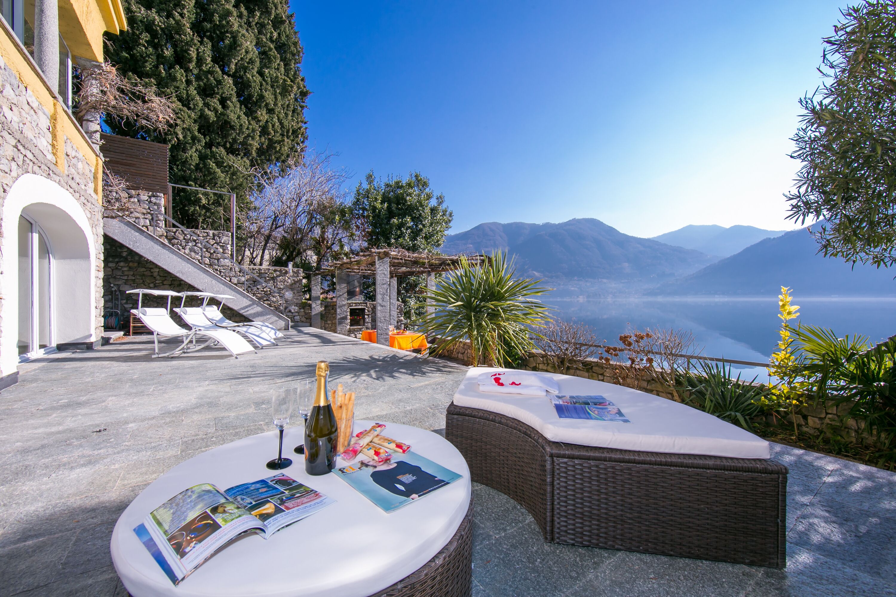 Vila Keluarga, beberapa kamar, tepi danau (Villa Lugano Lakefront) | Teras/patio