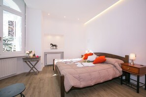 Family Villa, Multiple Bedrooms, Lakeside (Villa Lugano Lakefront) - Villa Lugano Lakefront  (Valsolda)